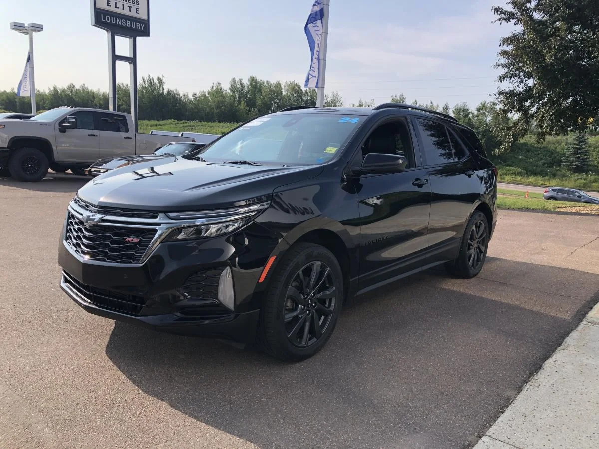 Used 2023 Black Chevrolet AWD 4dr RS image 5