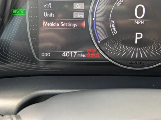 Used 2025 Iridium Lexus 300h image 26