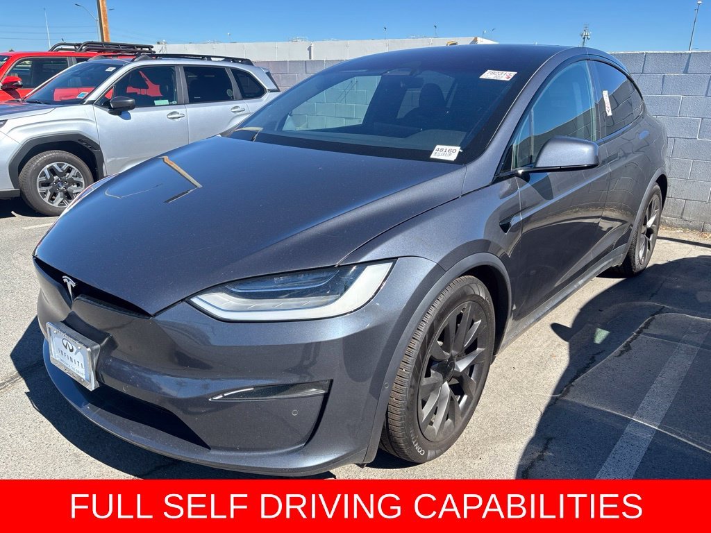 Used 2023  Tesla Standard Range image 1