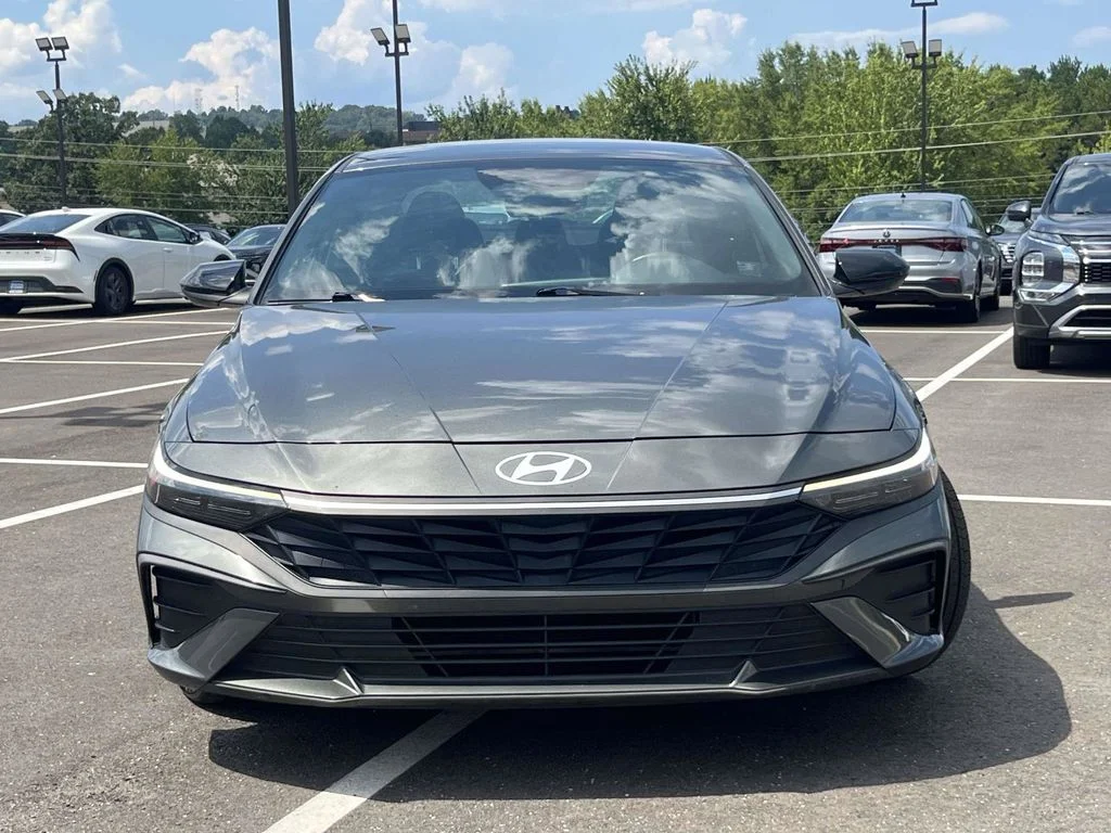 Certified Used 2025 Gray Hyundai SEL Sport image 8