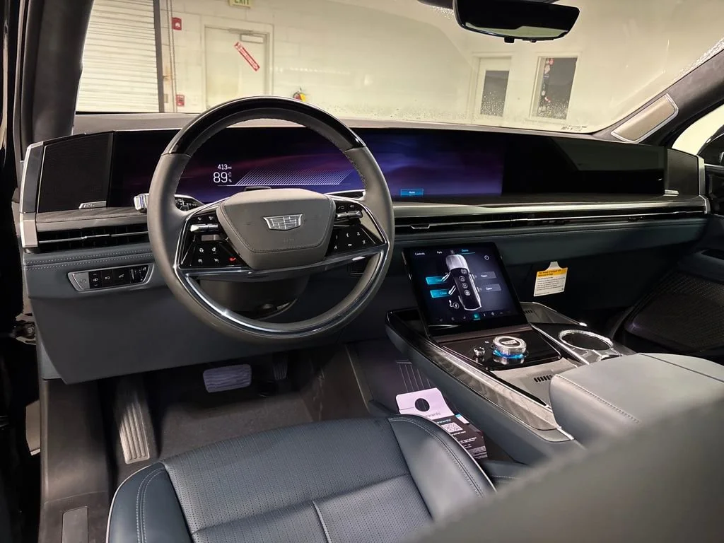 2025 Cadillac Escalade IQ Luxury 2 - Photo 31