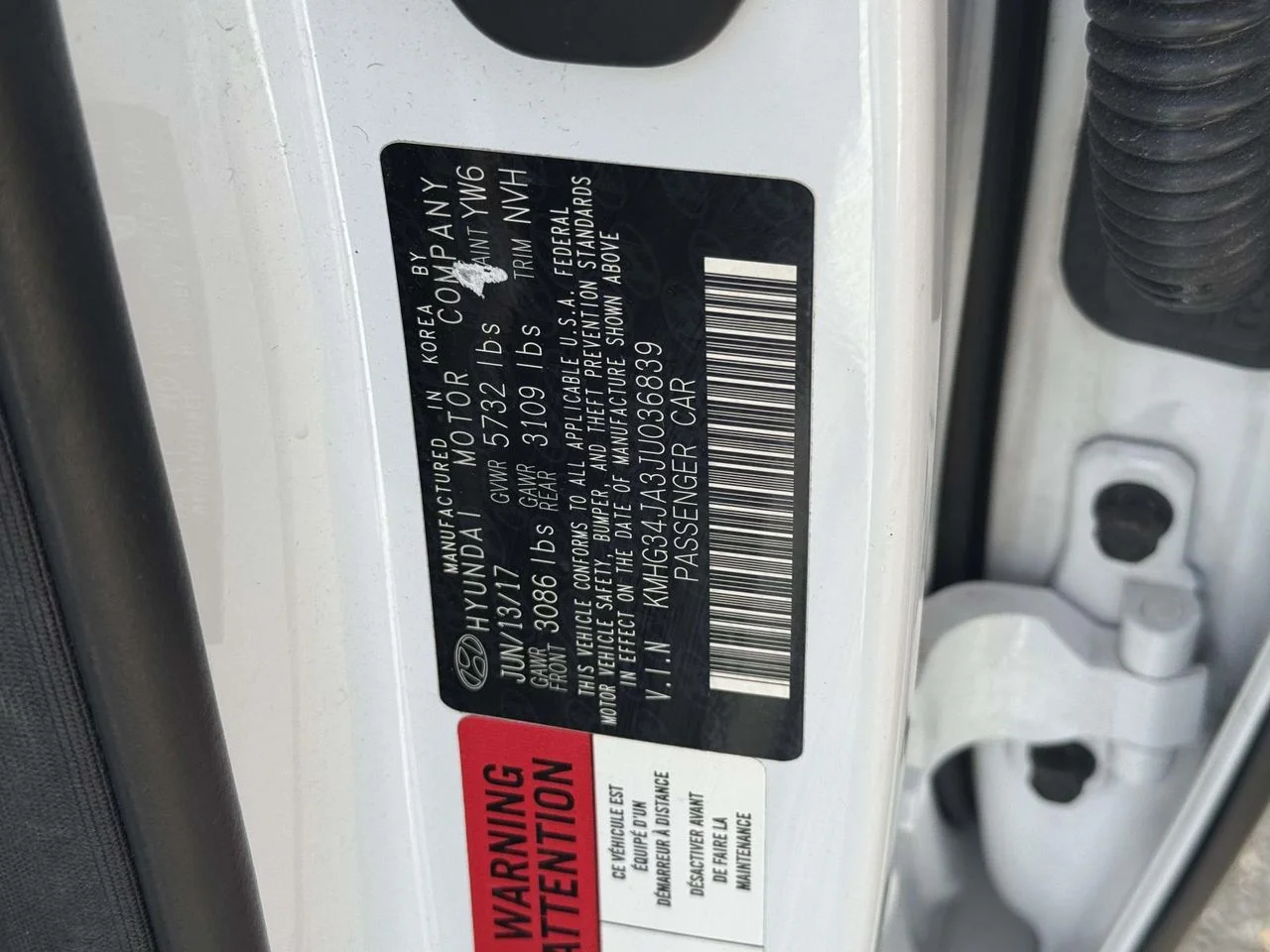 Used 2018 Casablanca White Genesis 3.3T Premium image 25