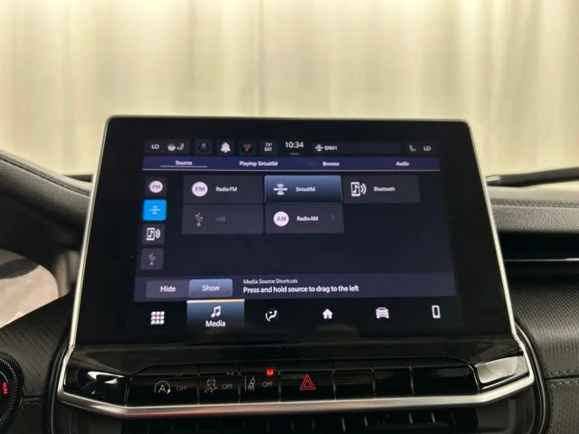 Used 2025 Silver Jeep Latitude image 12