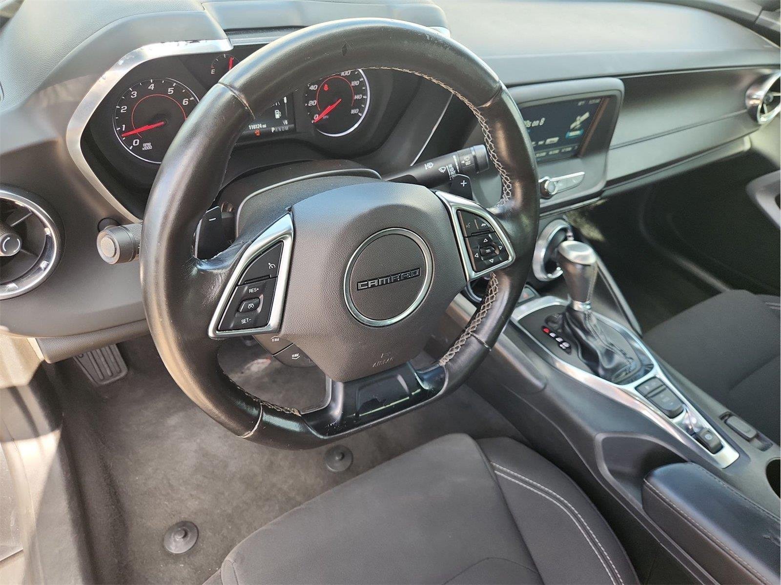 2018 Chevrolet Camaro photo 19 of 31