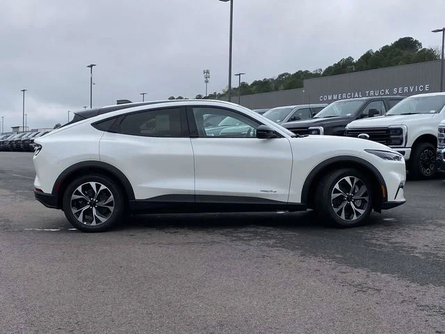 New 2026 White Ford Select image 2