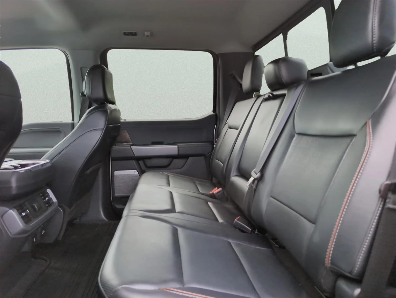 Used 2023 Iconic Silver Ford LARIAT image 33
