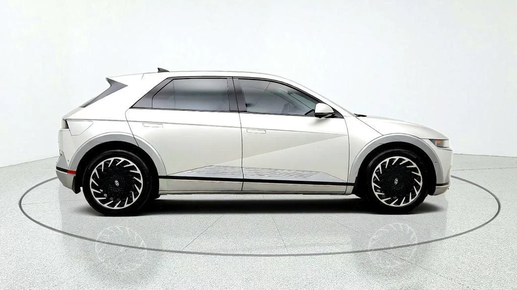 Used 2024 Gravity Gold (Matte Gold) Hyundai Limited AWD image 4