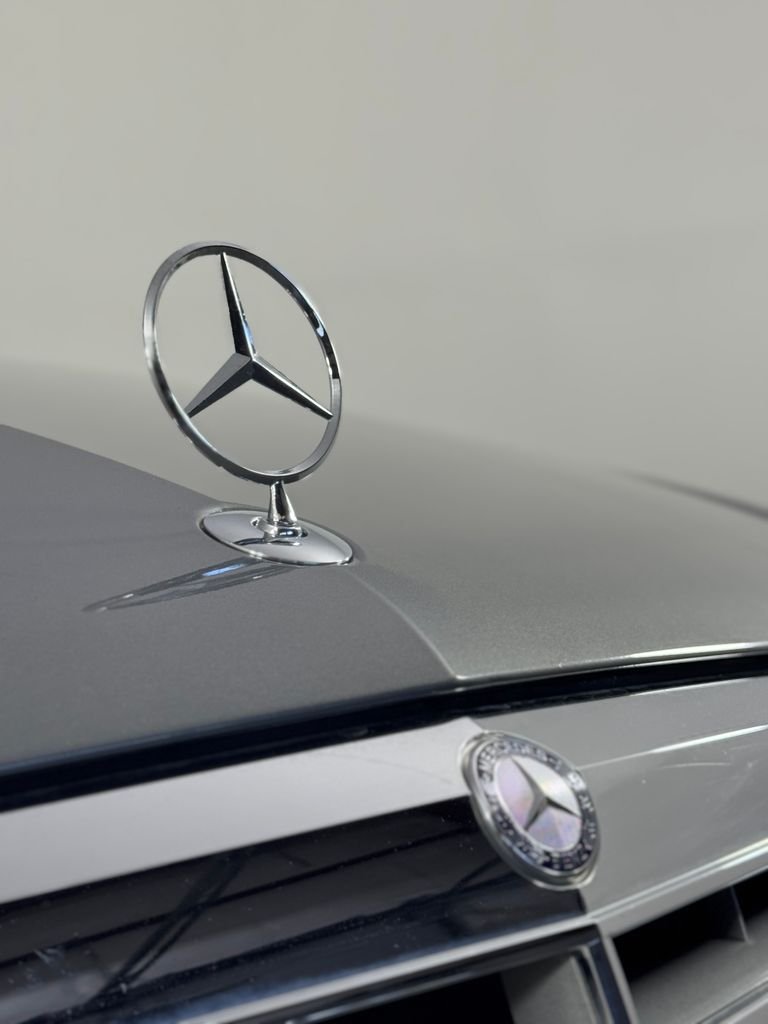 Used 2010 Iridium Silver Metallic Mercedes-Benz E 350 image 34