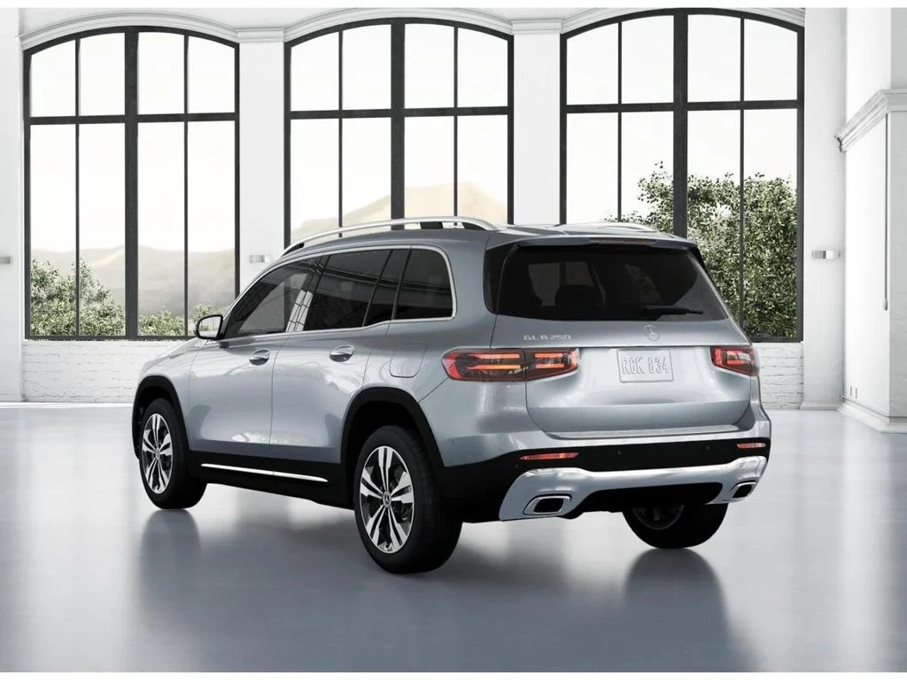 Used 2026 Silver Mercedes-Benz GLB 250 image 28