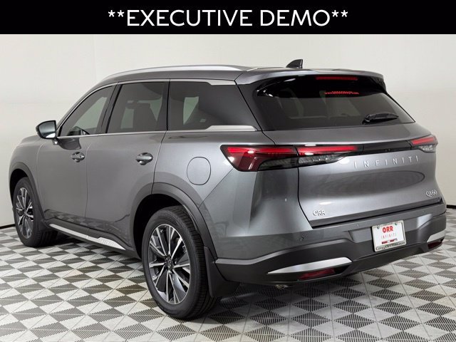 Certified Used 2026 Graphite Shadow INFINITI LUXE image 7