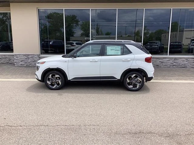 New 2026 Lunar White/Black Roof Hyundai SEL w/Two-Tone Roof image 8