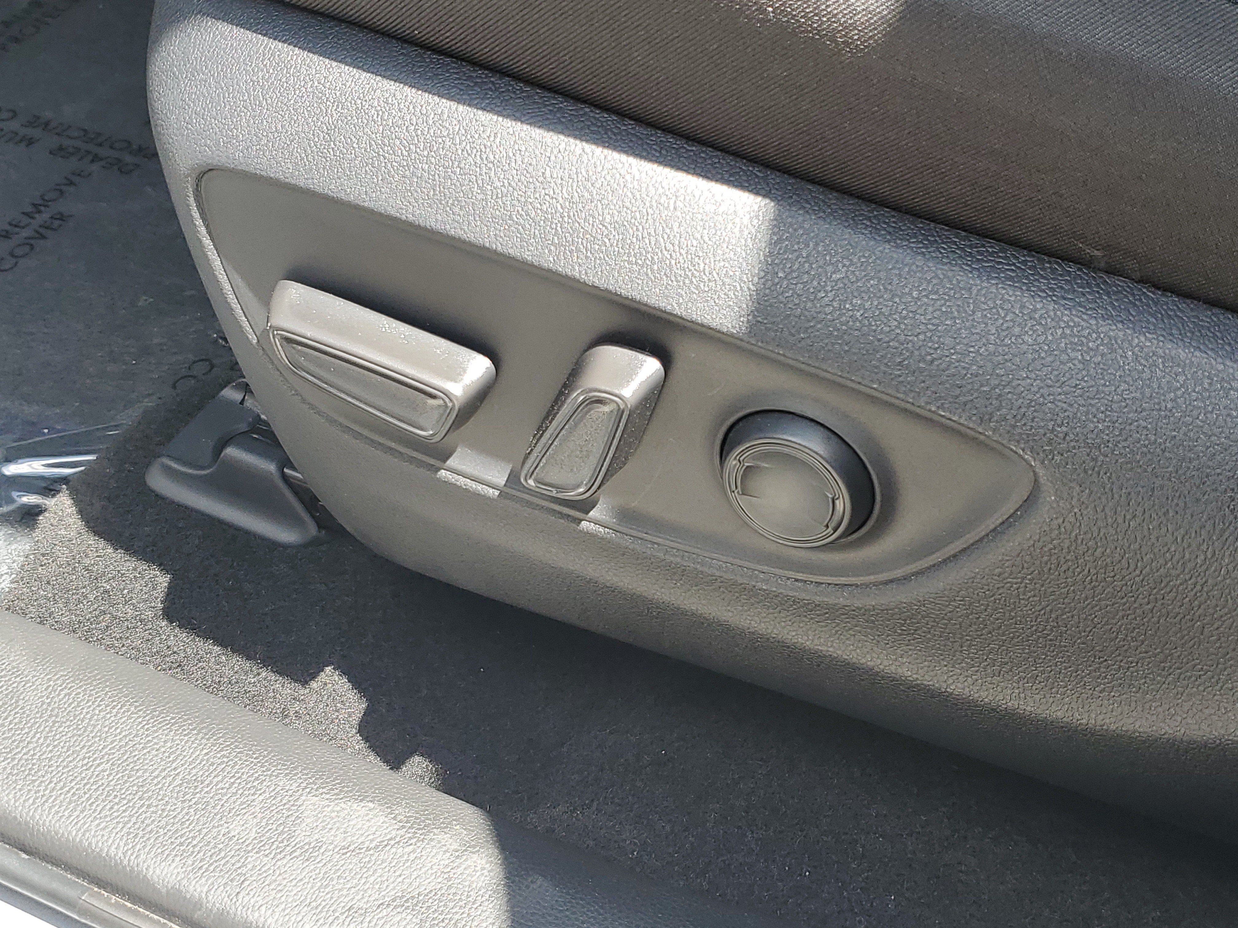Used 2025 Silver Sky Metallic Toyota XLE image 20