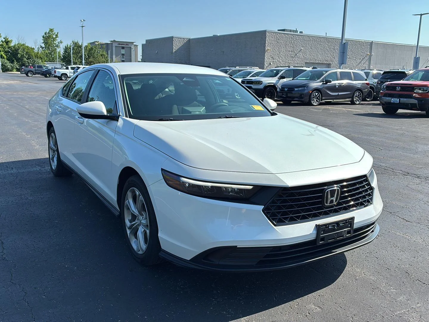 Used 2023 Platinum White Pearl Honda LX image 13