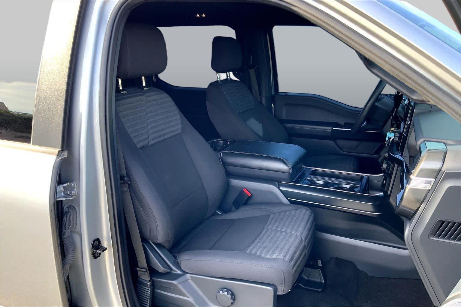 Used 2022 Iconic Silver Metallic Ford XL image 9