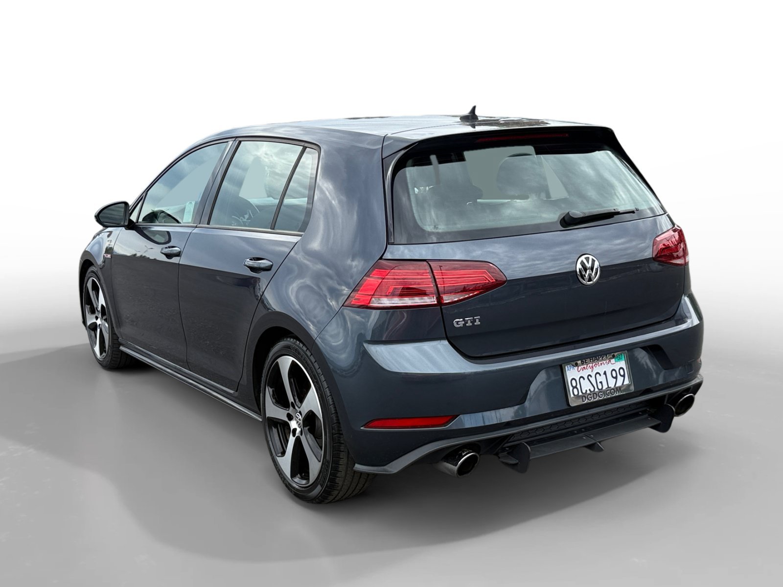 Used 2018 Blue Metallic Volkswagen 2.0T S image 3