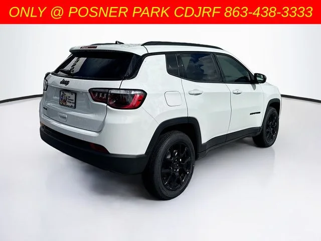 New 2026 Bright White Clear-Coat Exterior Paint Jeep Latitude image 5