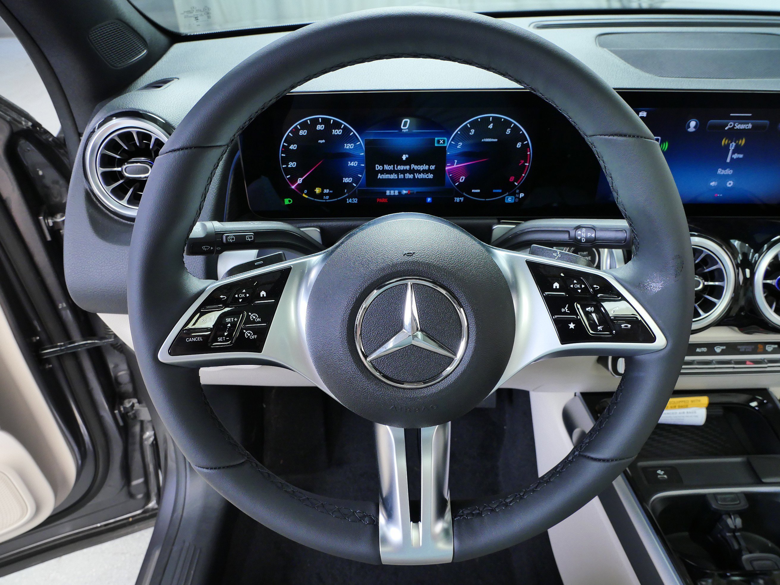 New 2026 Mountain Grey Metallic Mercedes-Benz GLB 250 image 9