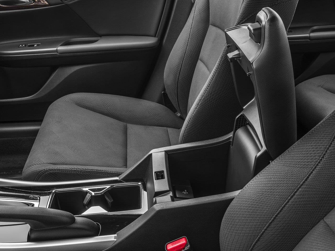 Used 2016  Honda EX image 9