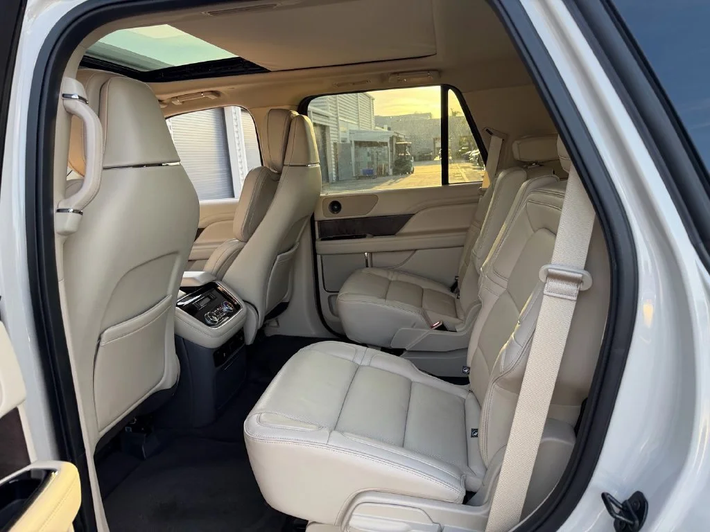 Used 2019 Ceramic Pearl Metallic Lincoln Reserve image 13