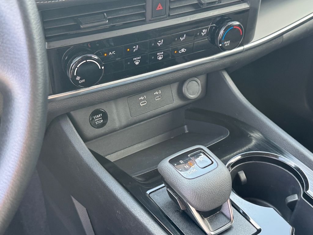 Used 2024 White Nissan S image 22