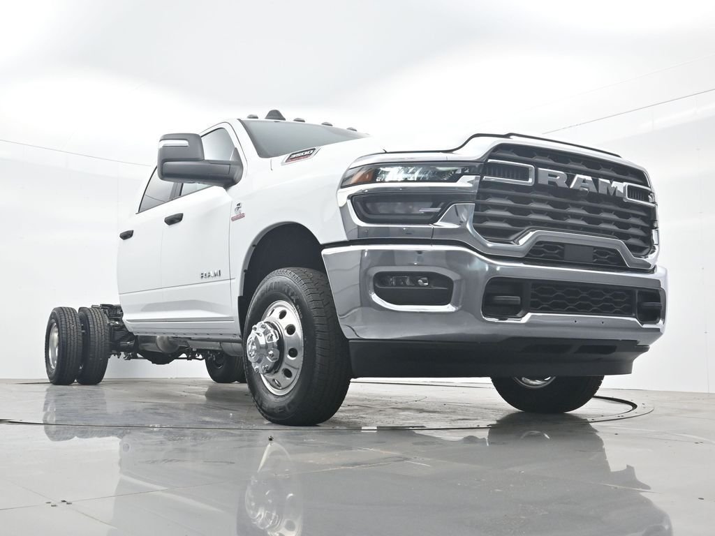 New 2026 Bright White Clearcoat RAM Tradesman image 35