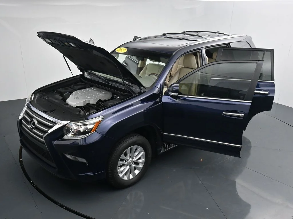 Used 2017  Lexus 460 image 37