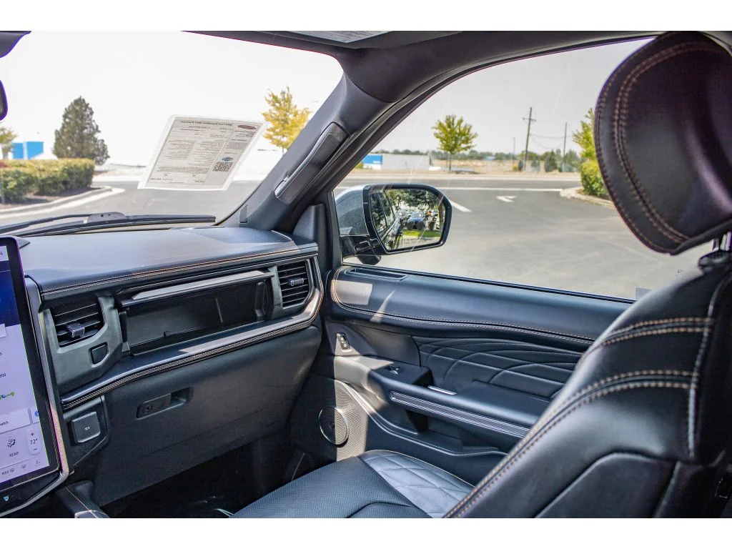 Used 2023 Agate Black Metallic Ford Platinum image 23