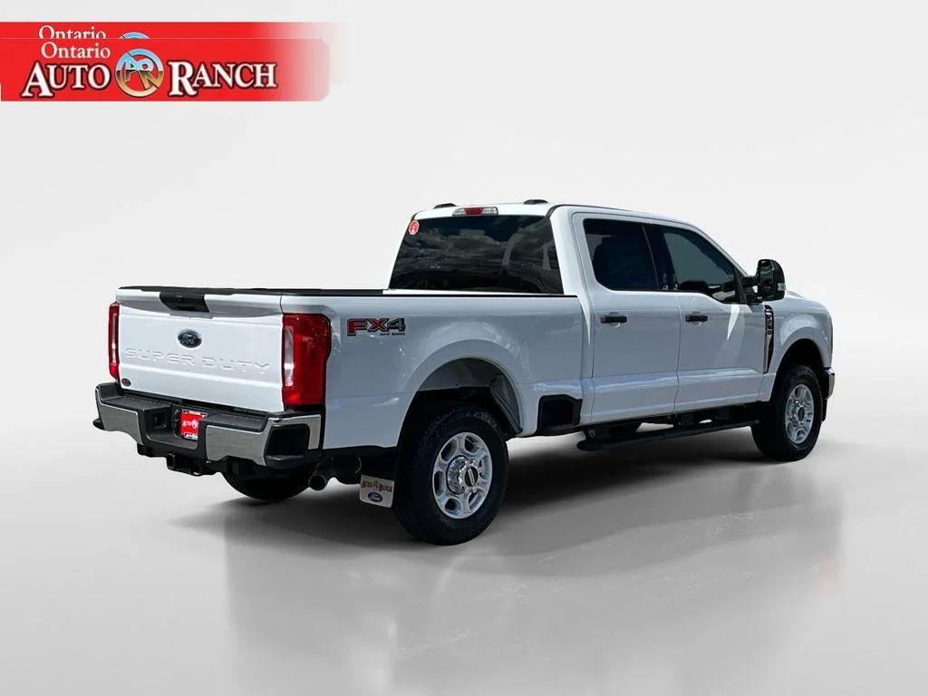 New 2026 Oxford White Ford XLT image 5