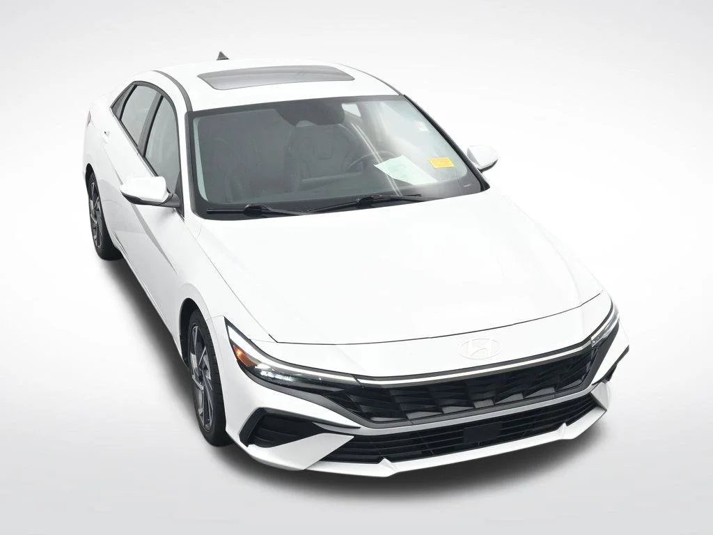 Used 2025 White Hyundai Limited image 23