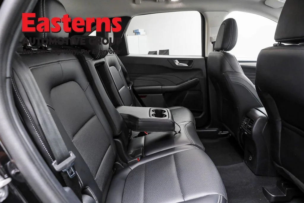 Used 2021 Black Ford SEL image 22