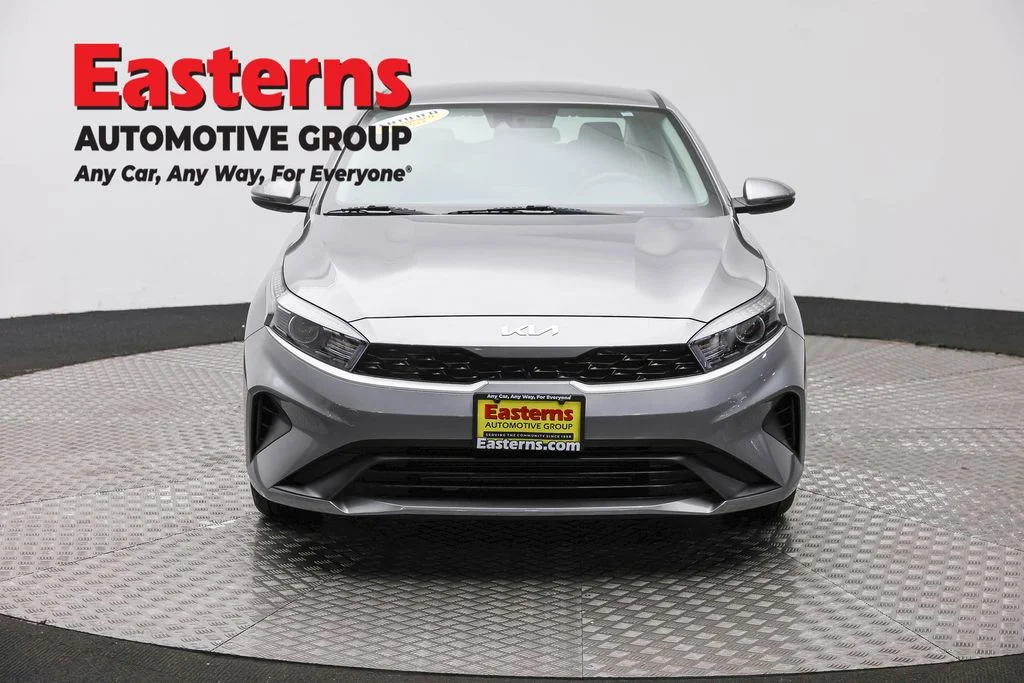 Used 2023 Gray Kia LXS image 2