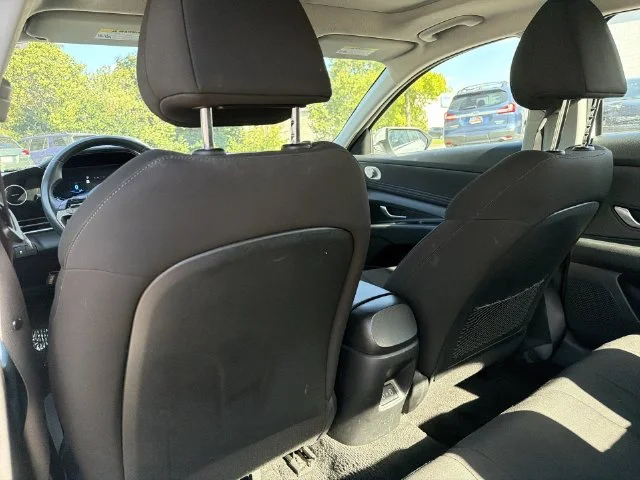 Used 2025 White Hyundai SEL Convenience image 36