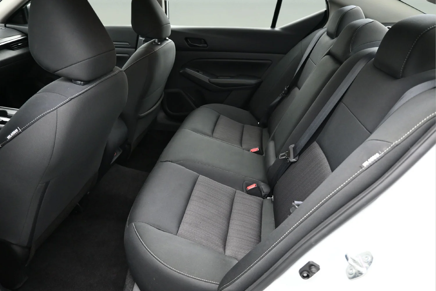 Used 2025 White Nissan SV image 10