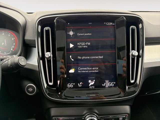Used 2020 Black Volvo Momentum image 15