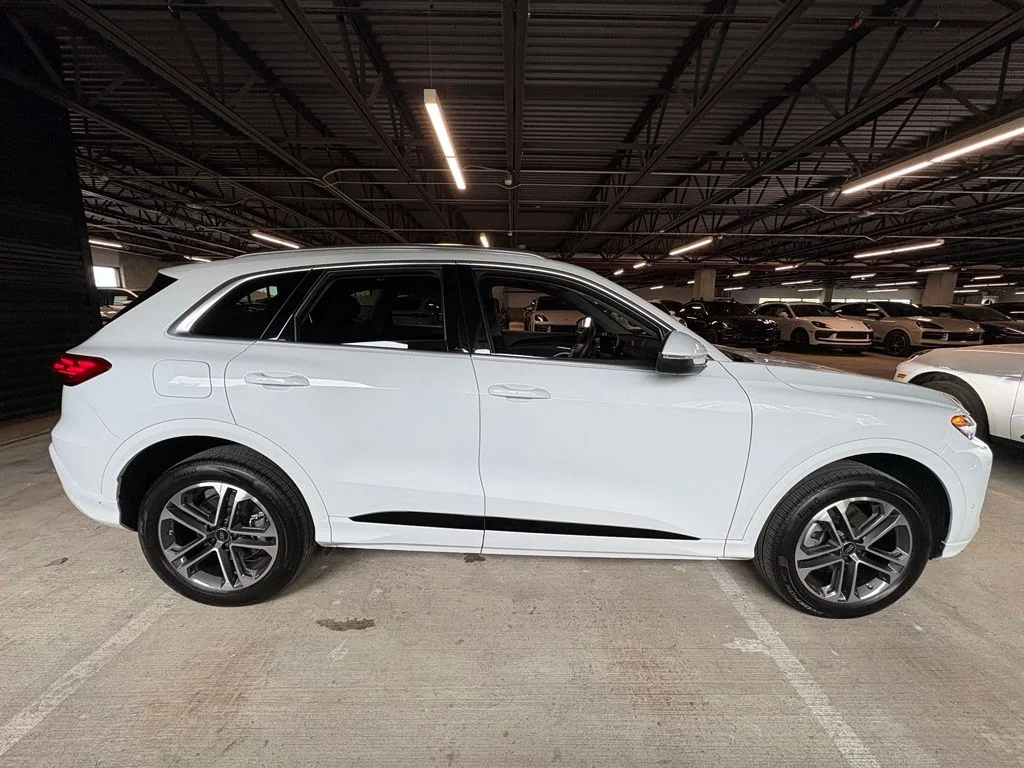 2025 Audi Q5 Premium - Photo 9