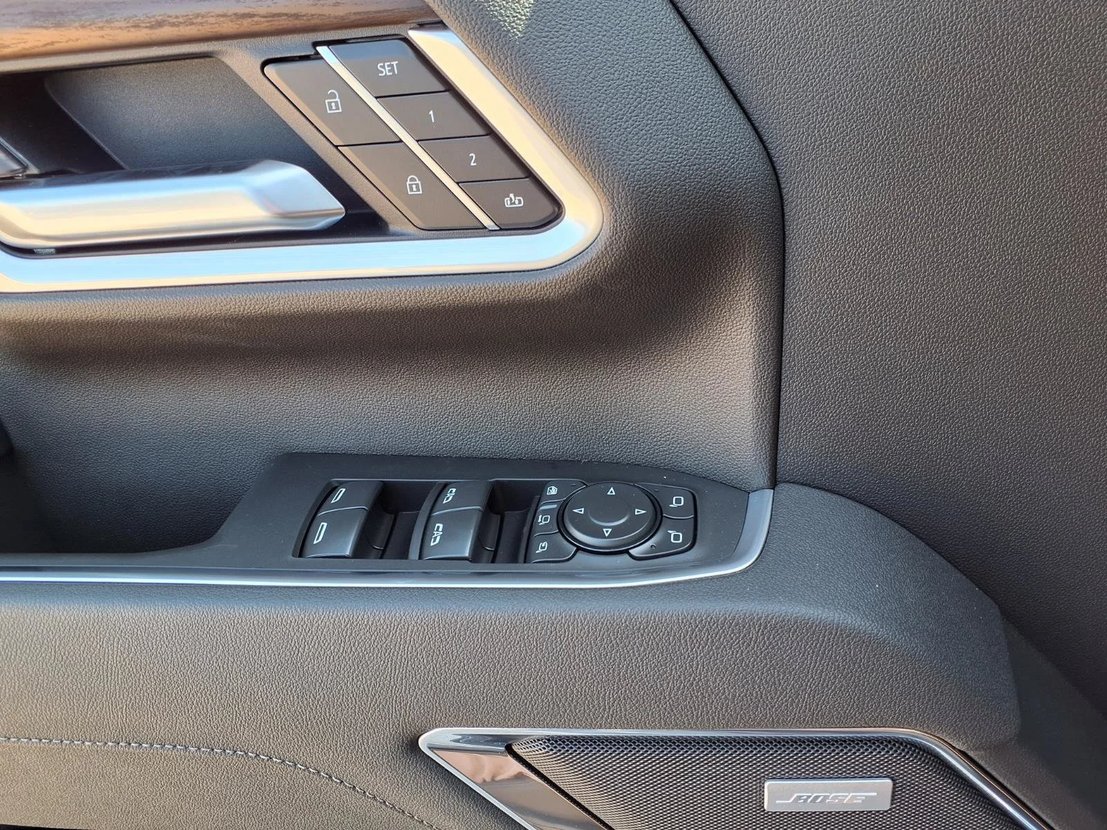 New 2026 Onyx Black GMC SLT image 15