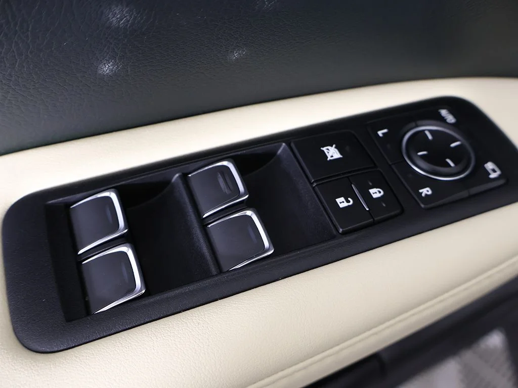 Used 2022 Silver Lexus 350 image 40