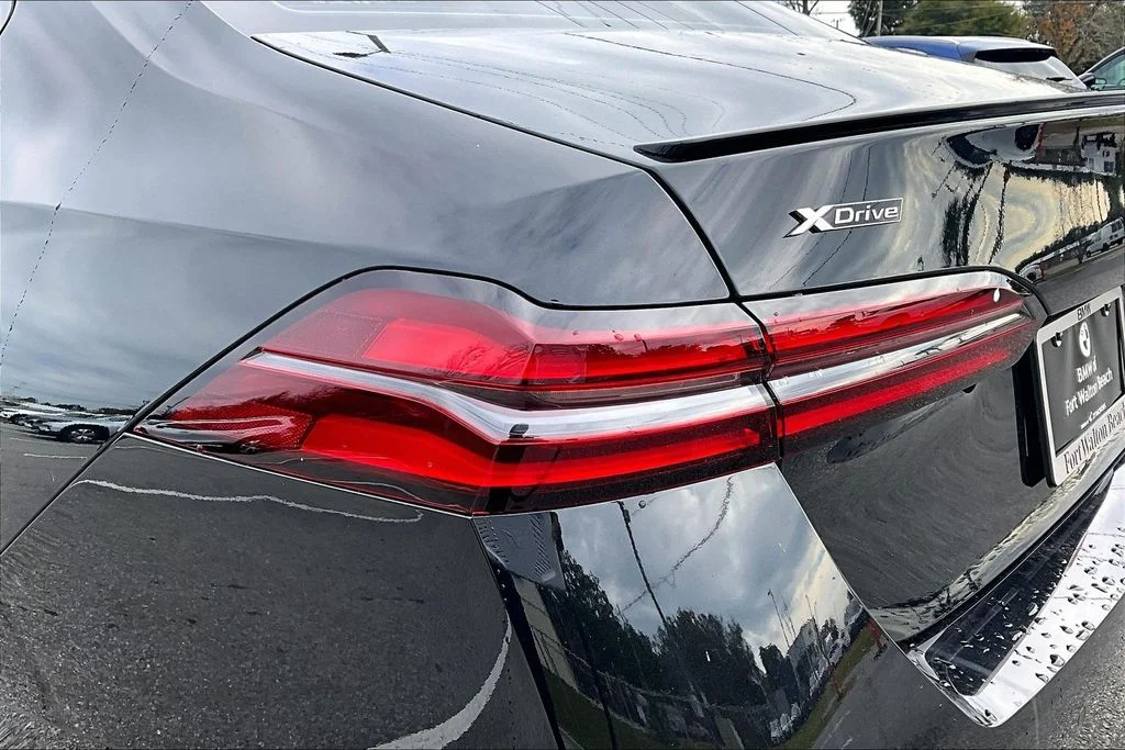 2026 BMW 5 Series 550e - Photo 14