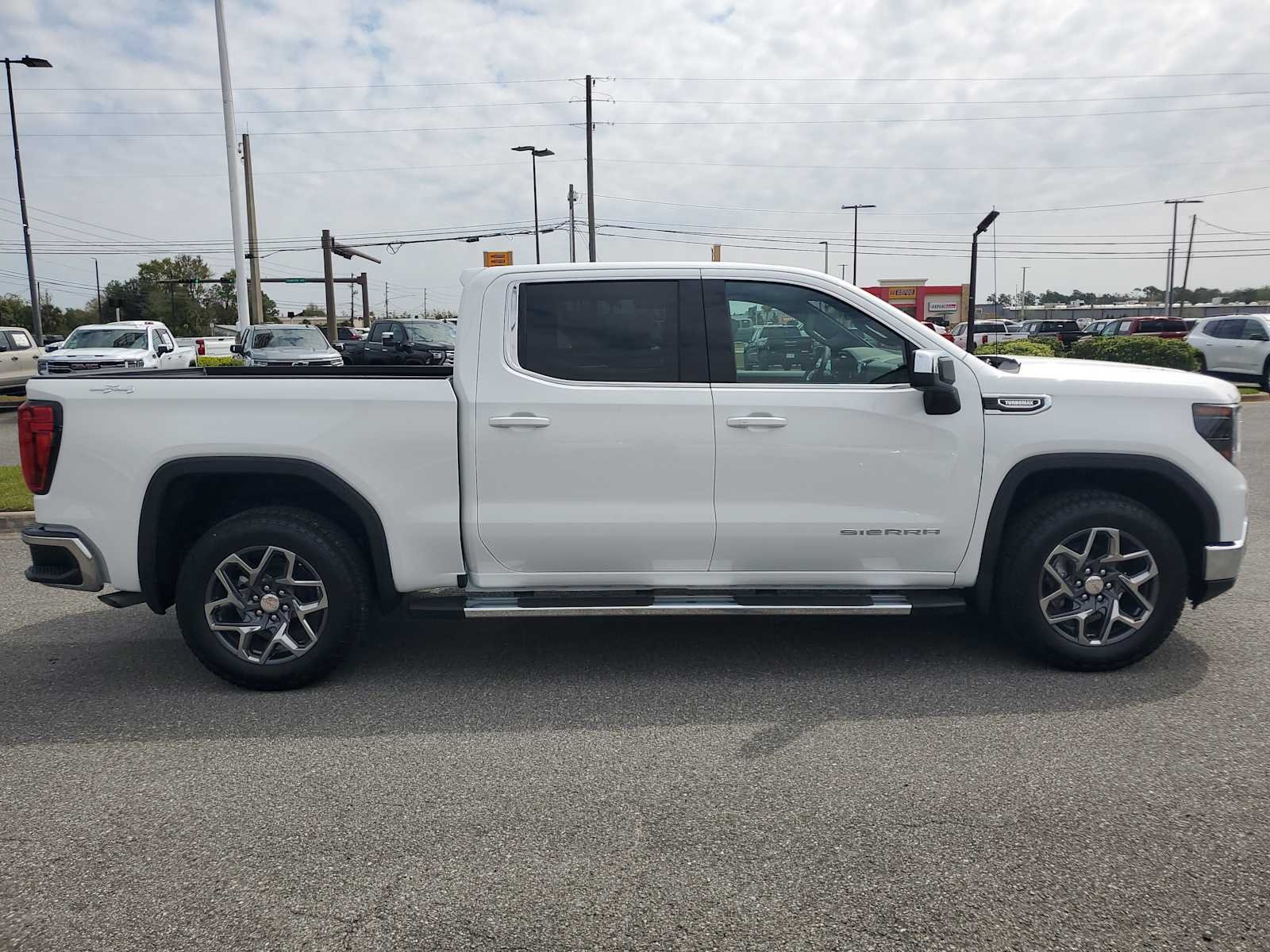 2026 GMC Sierra 1500 SLE - Photo 7