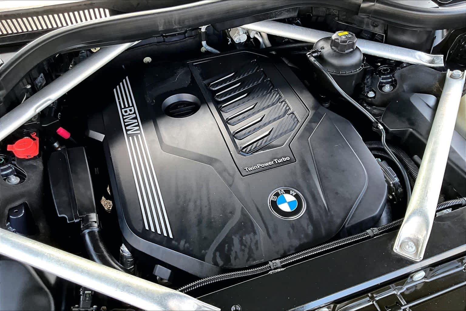Used 2020 Arctic Gray Metallic BMW xDrive40i image 33