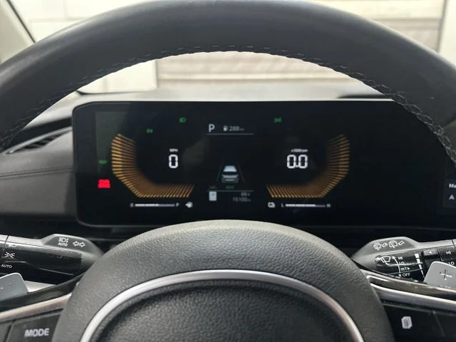 Used 2025 Red Kia LXS image 11