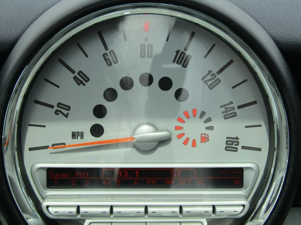 Used 2010 Pepper White MINI Base image 29