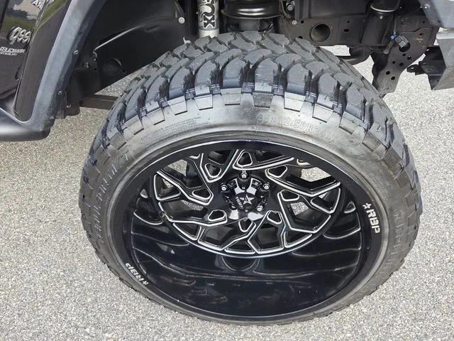 Used 2020 Black Jeep Unlimited Sahara image 16