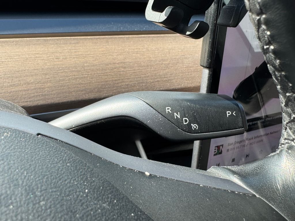 Used 2019 Black Tesla Standard Range Plus image 23