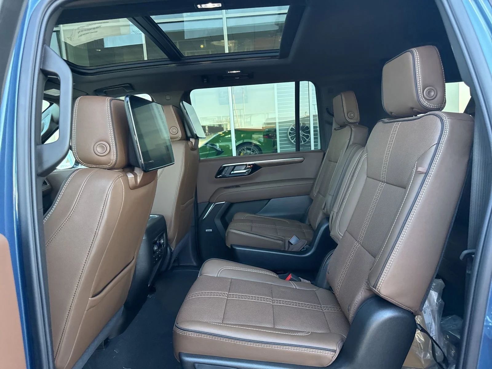 2026 Chevrolet Suburban High Country - Photo 16