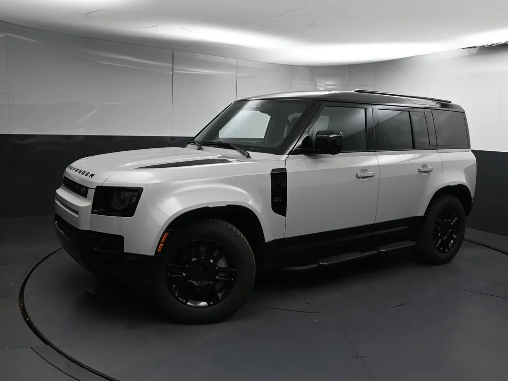 Certified Used 2026 Gray Land Rover X-Dynamic SE image 4