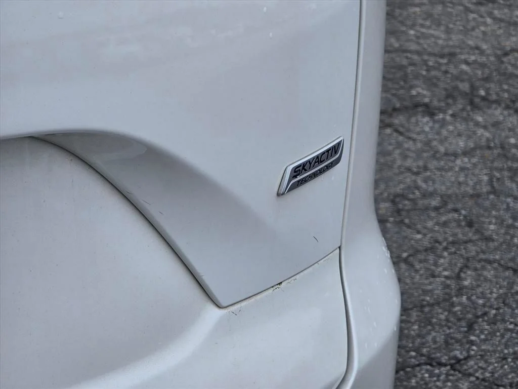 Used 2018 White Mazda Grand Touring image 15