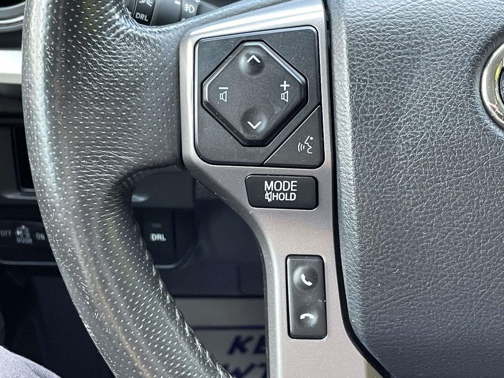 Used 2017  Toyota SR5 image 19