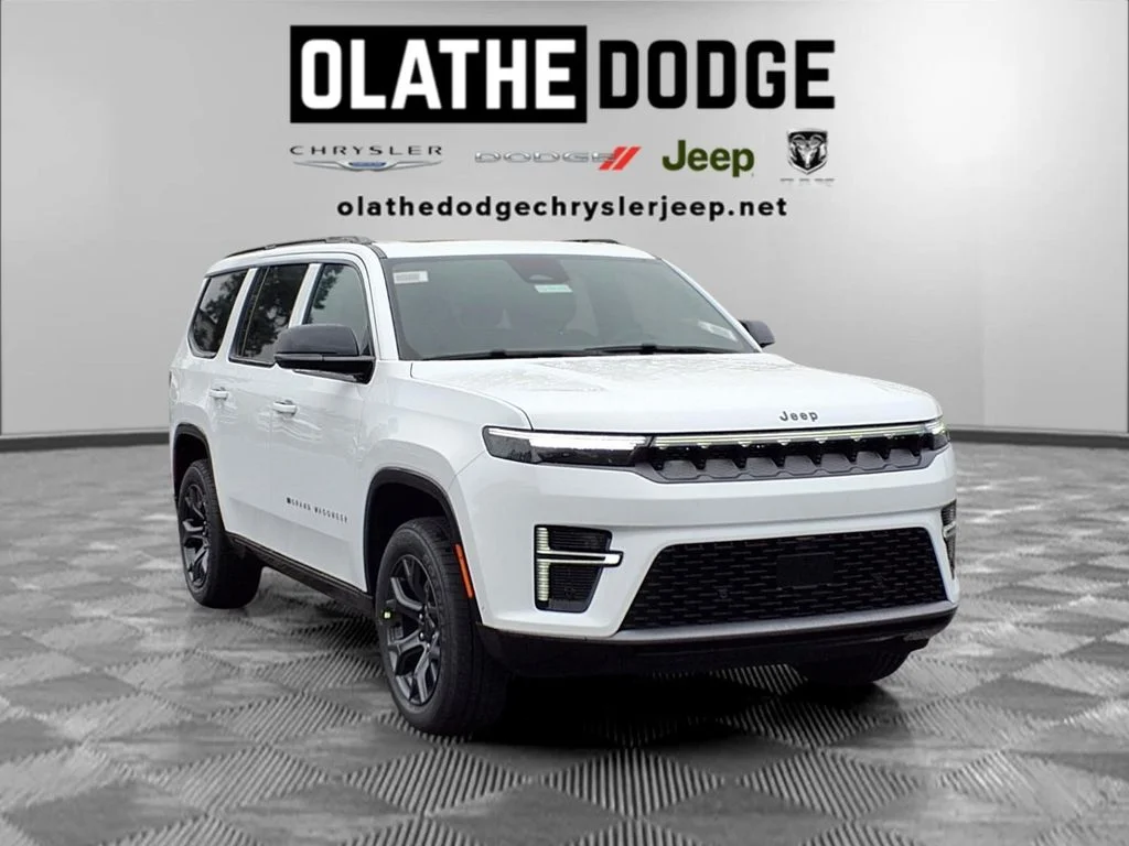 New 2026 Bright White Clear-Coat Exterior Paint Jeep Limited Altitude image 33