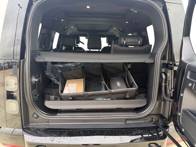New 2026 Santorini Black Land Rover V8 image 18